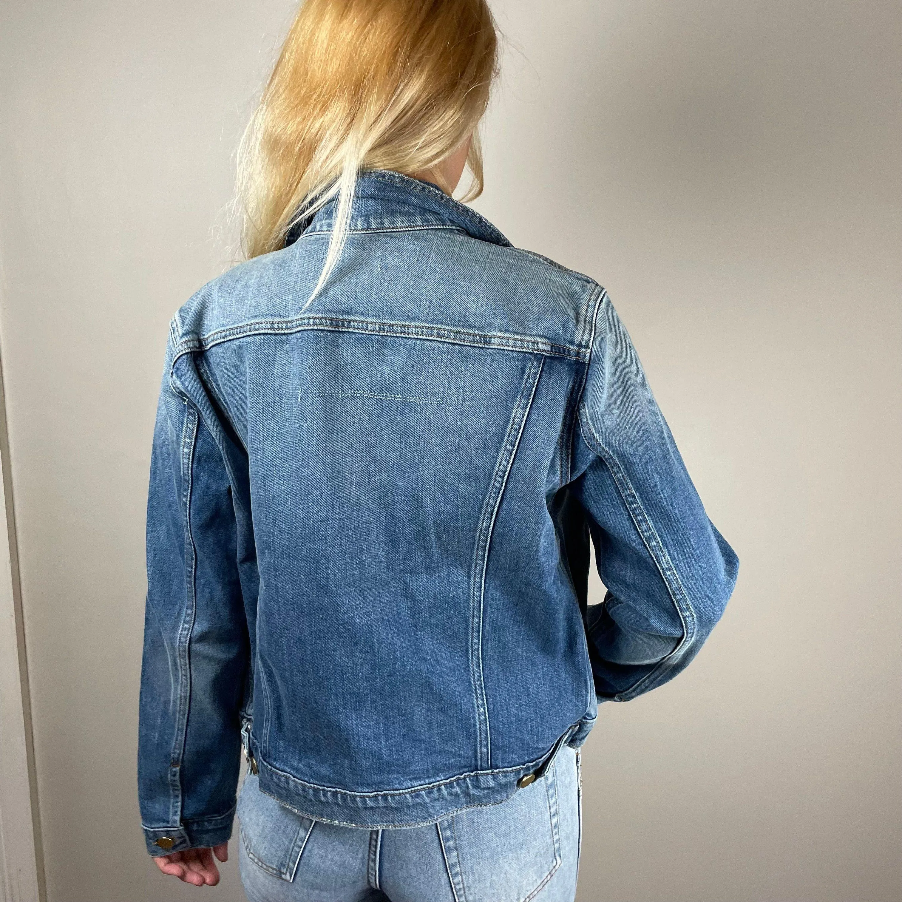 NWT - Frame 'Le Vintage' Stretch  Denim Jacket $319 - Size M