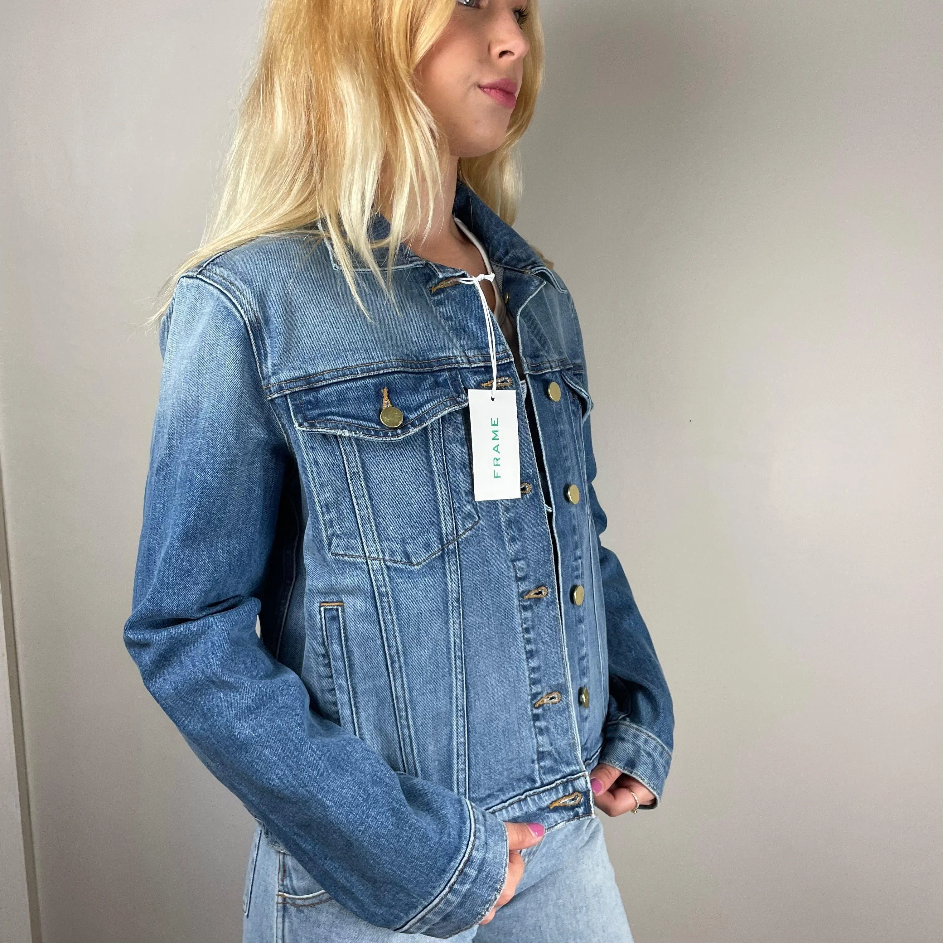 NWT - Frame 'Le Vintage' Stretch  Denim Jacket $319 - Size M
