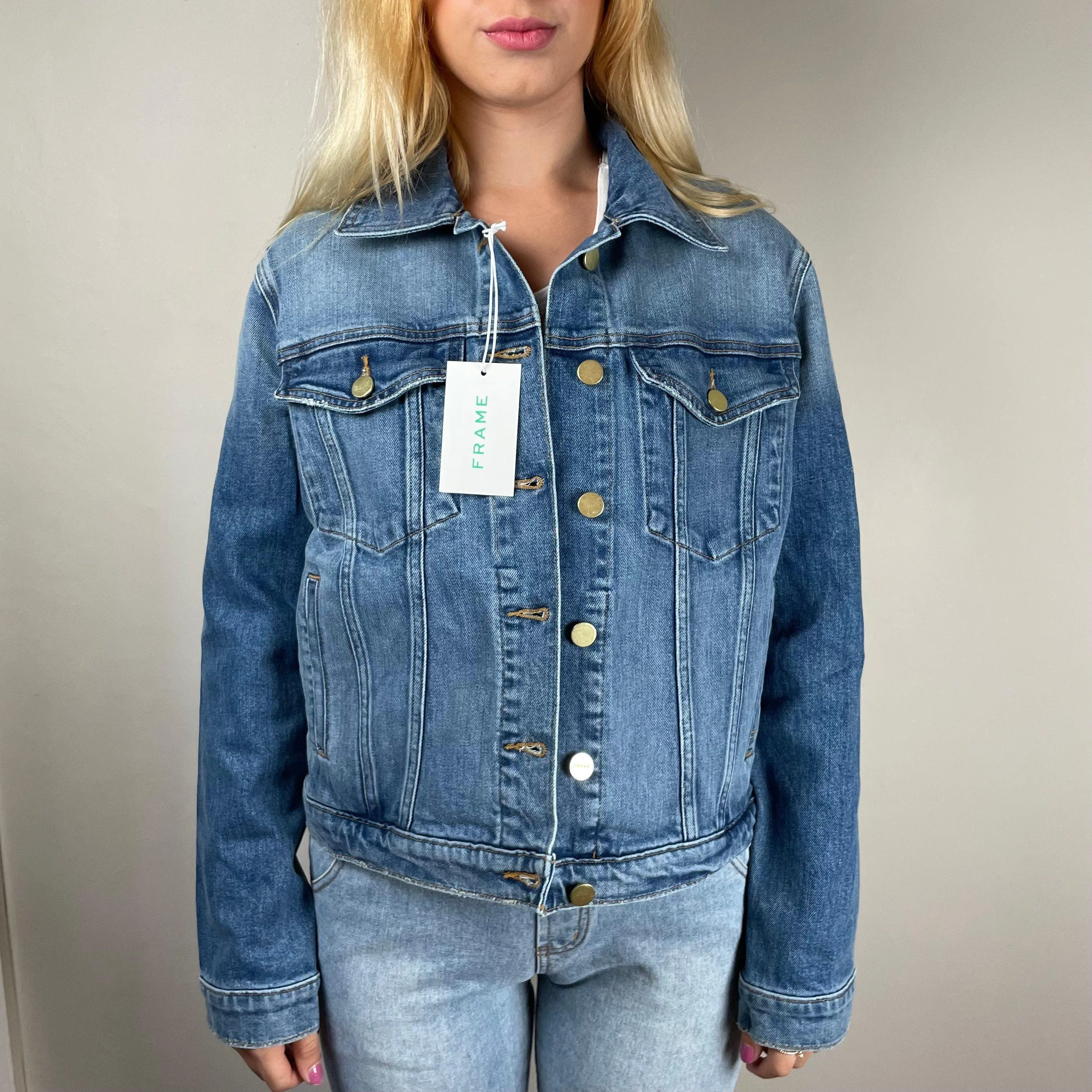 NWT - Frame 'Le Vintage' Stretch  Denim Jacket $319 - Size M